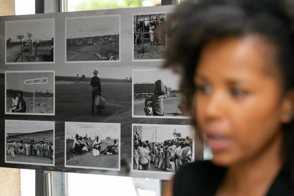 Elas focaram em imagens de negros na história de Brasília, desde a construção até o fim dos anos 1990