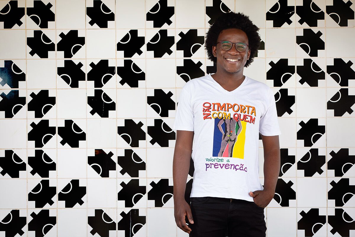 O consultor de projetos e educador social Lázaro Silva, é negro e ativista