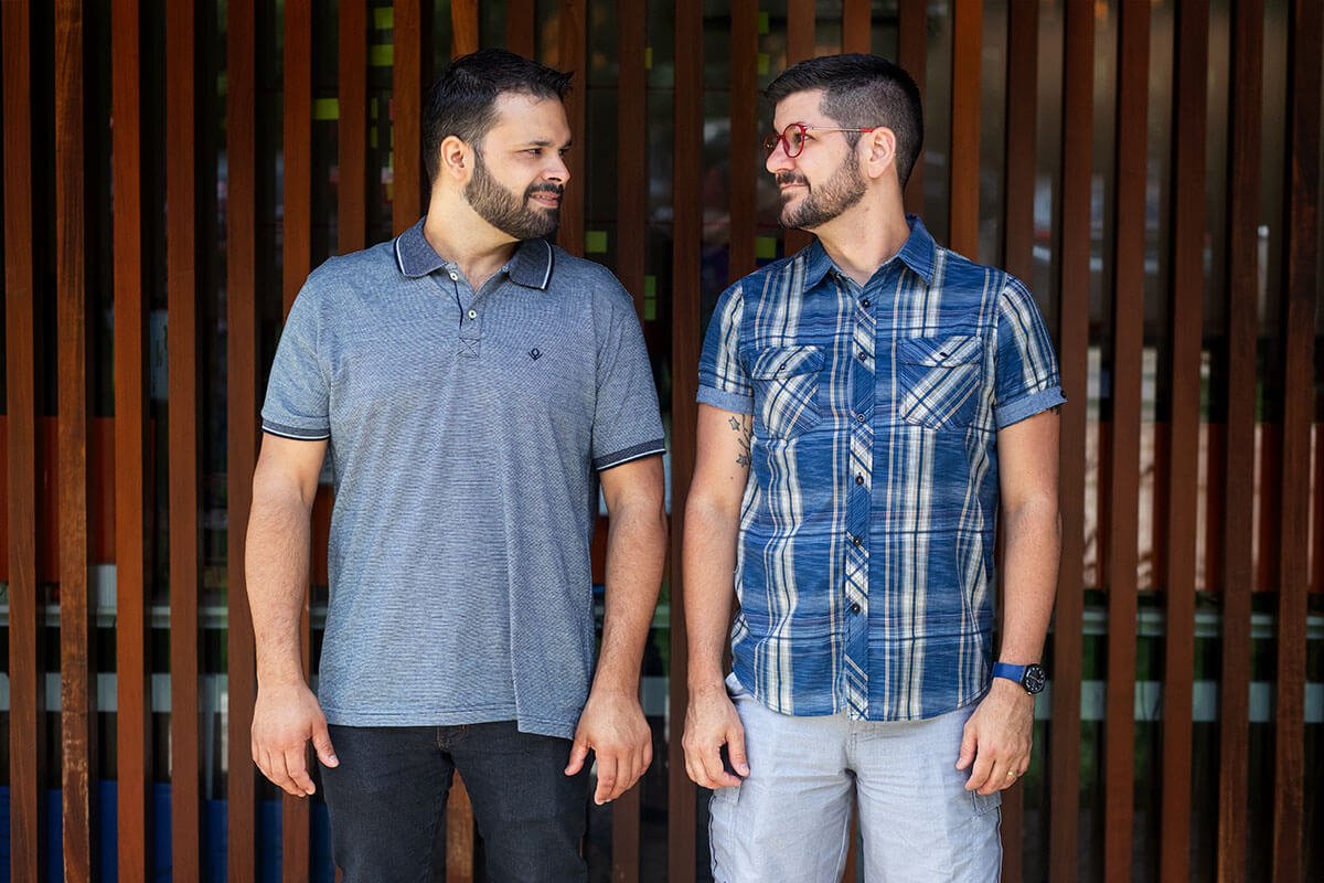 Quando João Geraldo Netto (direita) conheceu André Moreira (esquerda), ele já tinha ciência da sorologia positiva para o vírus HIV