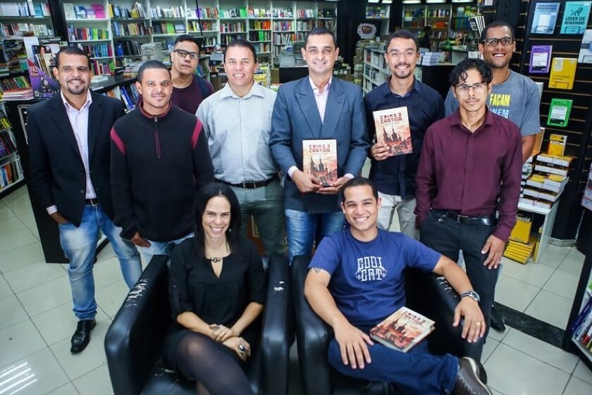 Ex-detentos criam clube do livro e descobrem o poder da literatura