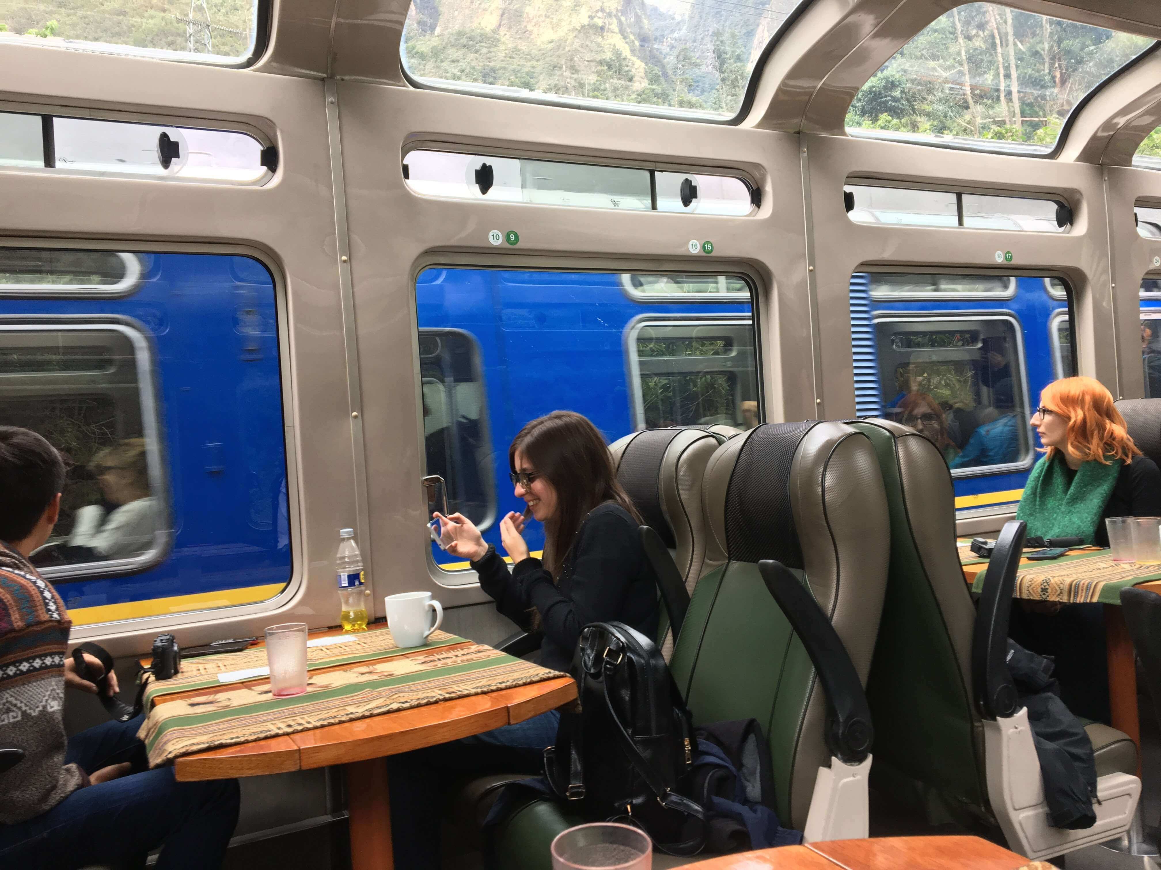 A viagem no trem panorâmico fica ainda mais bonita