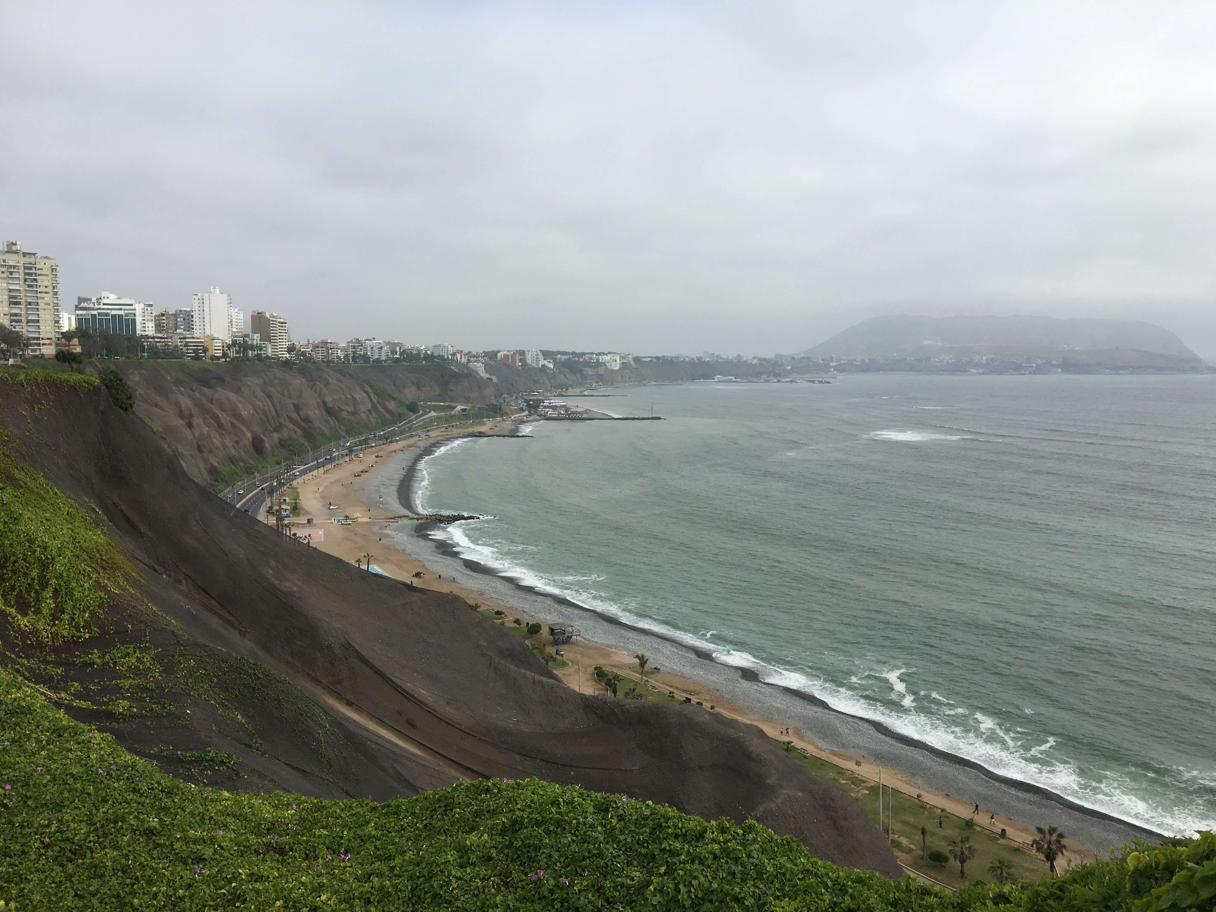 Vista do Oceano Pacífico em Lima