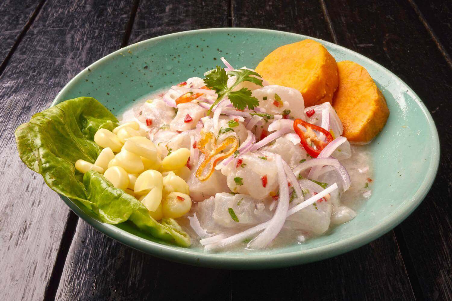 Um dos pratos clássicos da culinária peruana, o ceviche, especialidade do La Mar Cebicheria