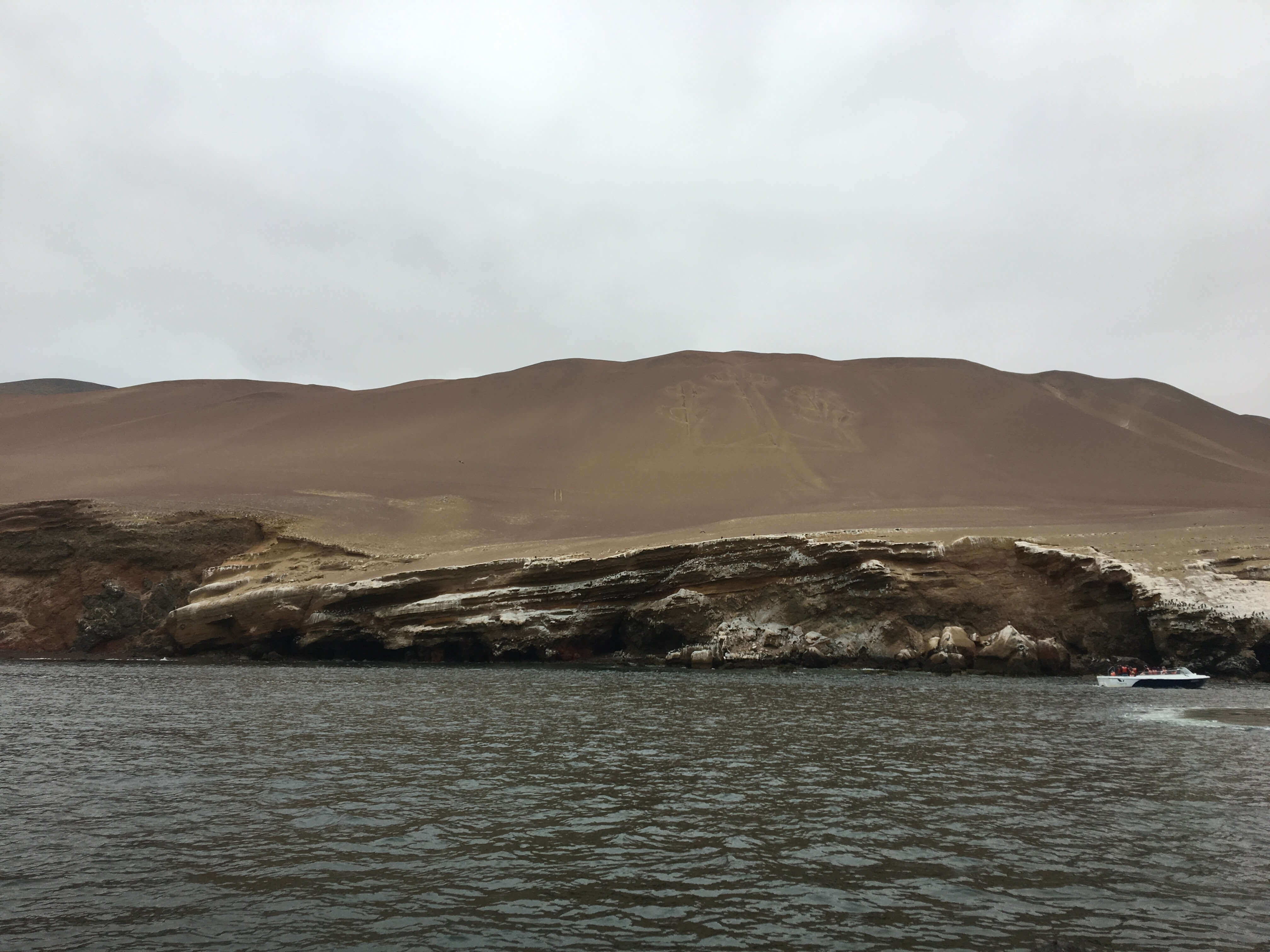 El Candelabro é mais um dos mistérios peruanos: desenho na areia lembra aqueles feitos em Nazca