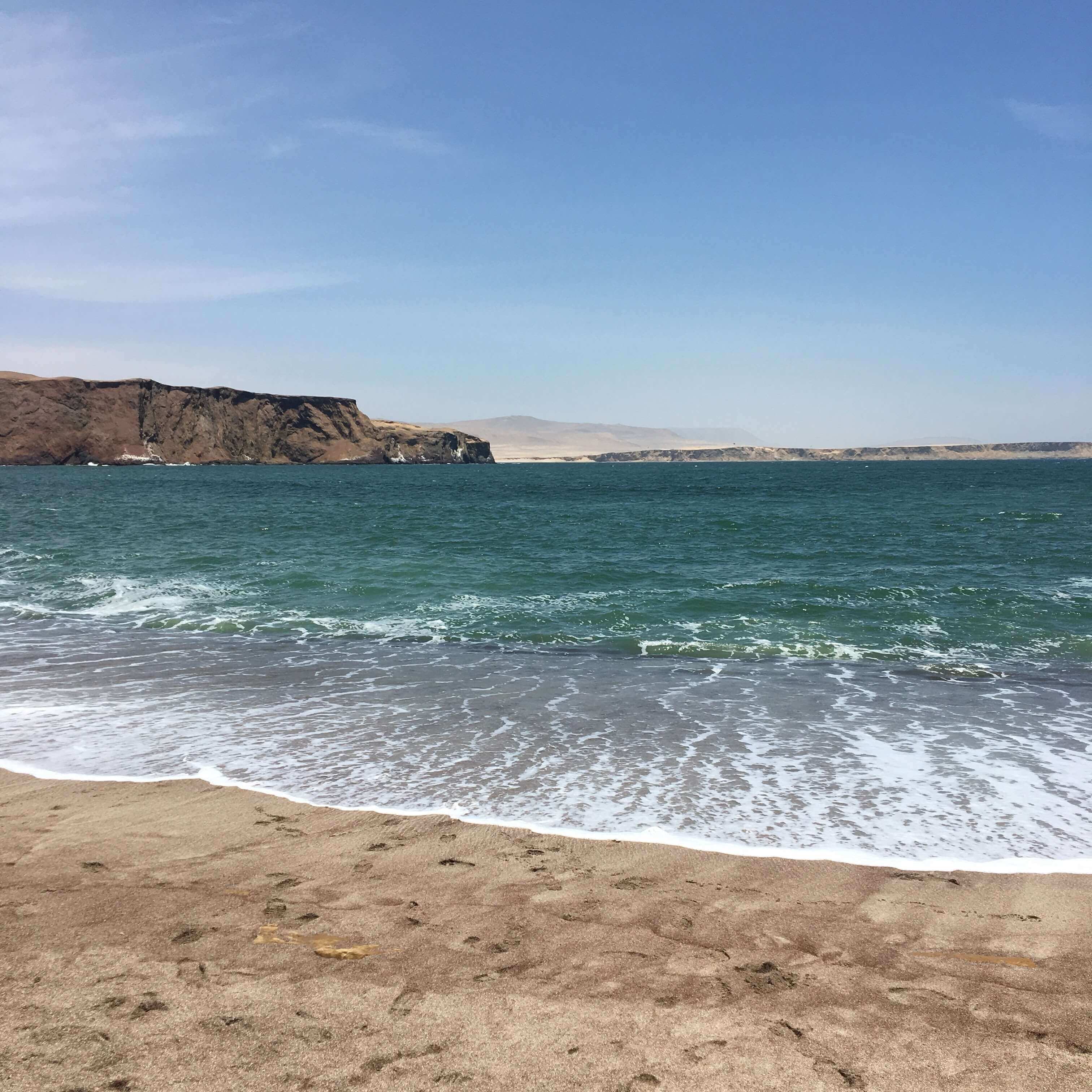 De um lado, areia; do outro, o oceano. Não deixe de conhecer este ponto turístico