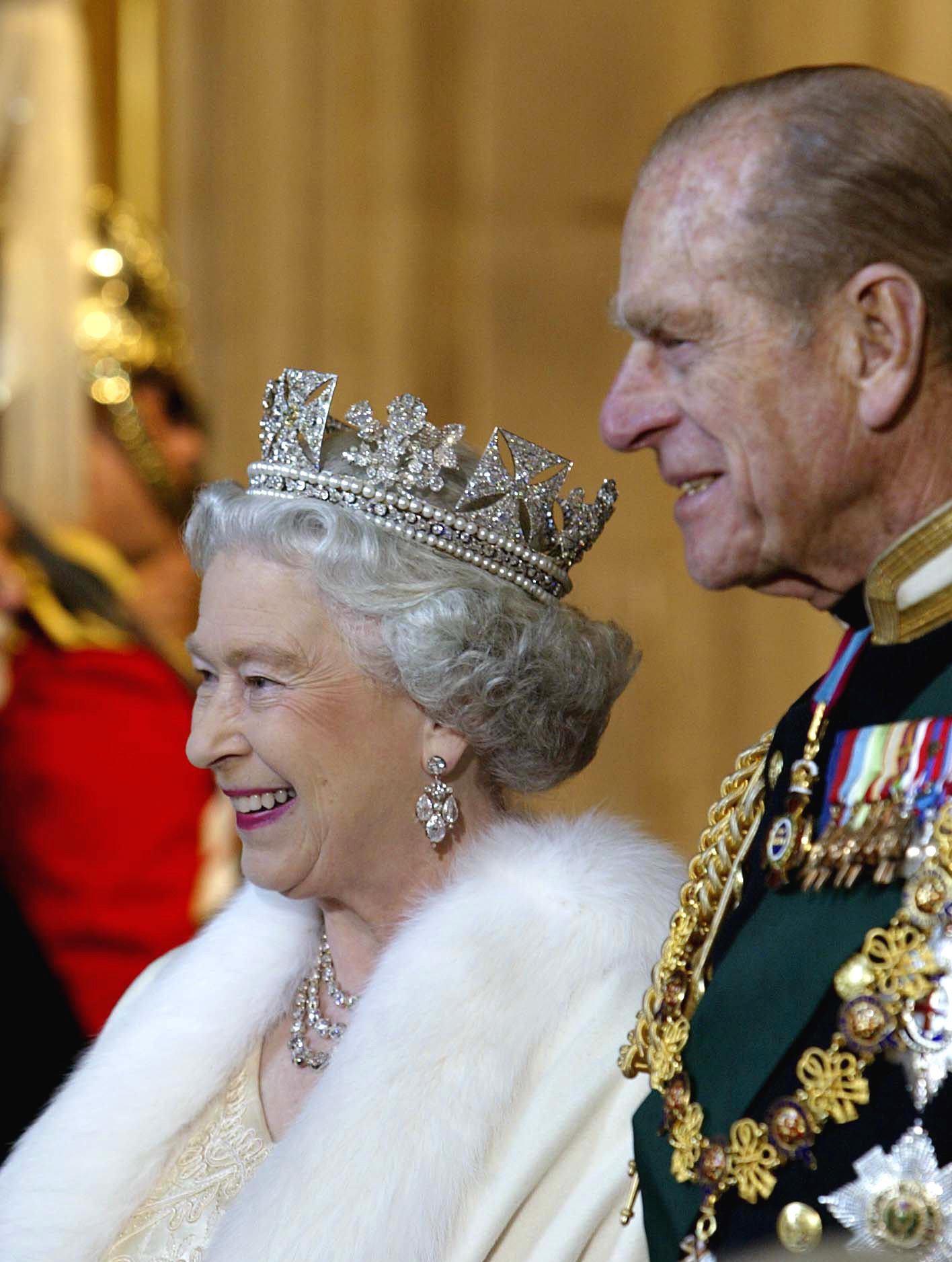 Por que o príncipe Philip não é chamado de rei?